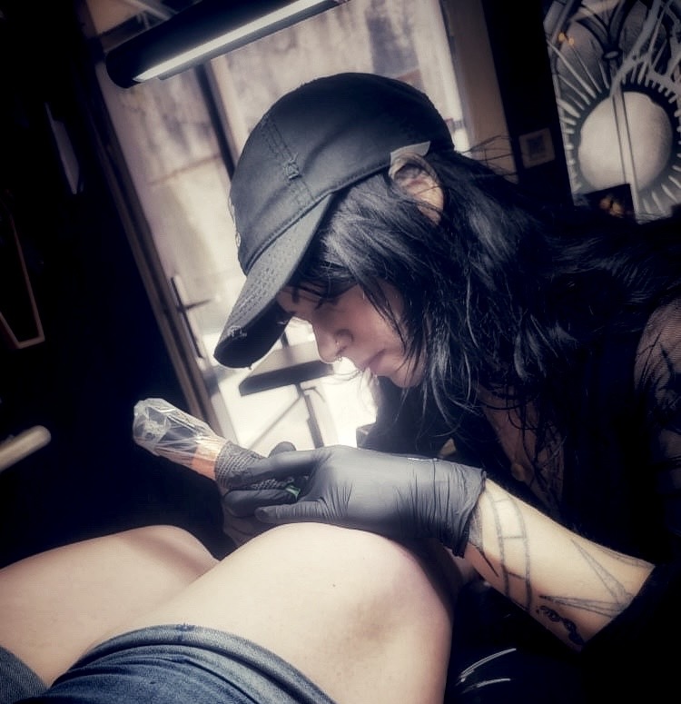 Collectitats emma freed tattoo artist